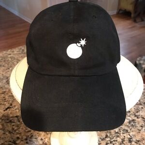 👟The Classics “Bomb” Cap